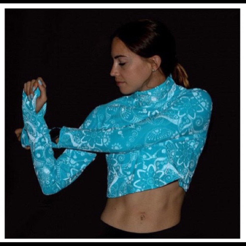 Oiselle firecracker longsleeve